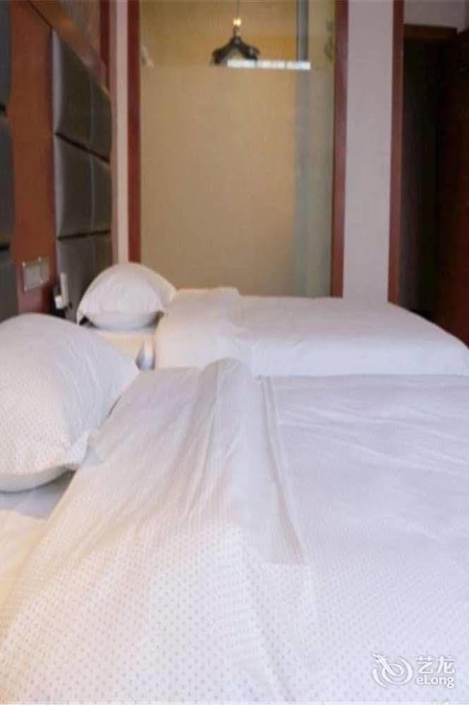 Longwang Business Hotel Liuzhou 외부 사진