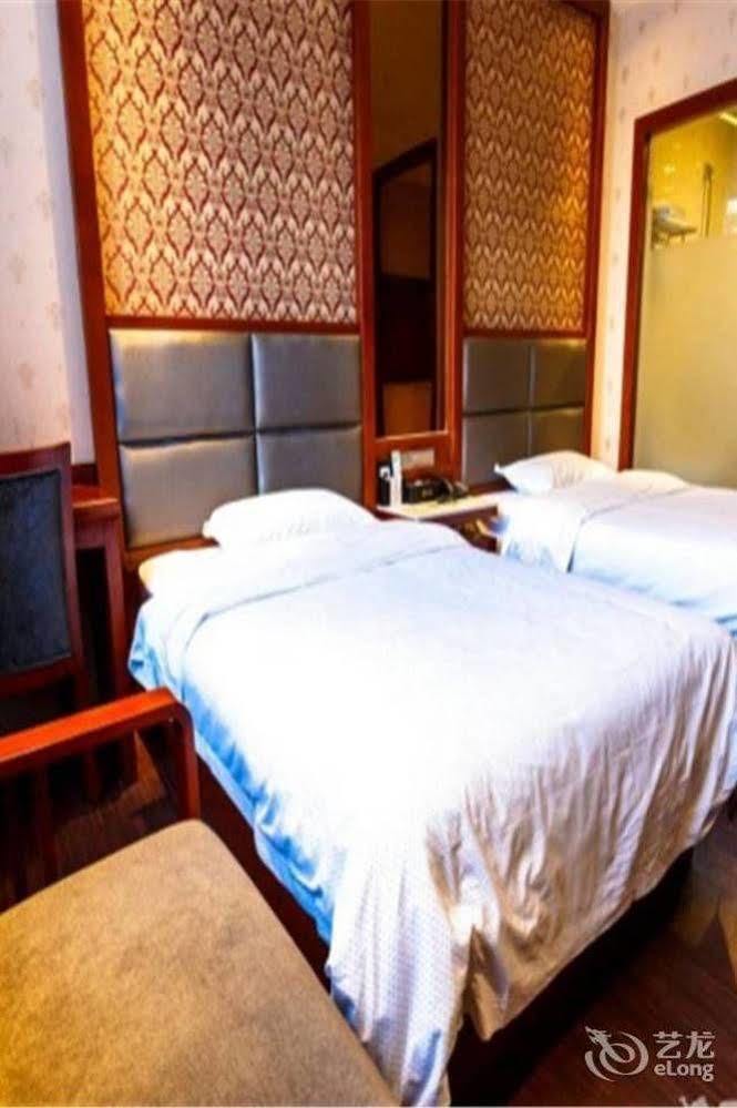 Longwang Business Hotel Liuzhou 외부 사진